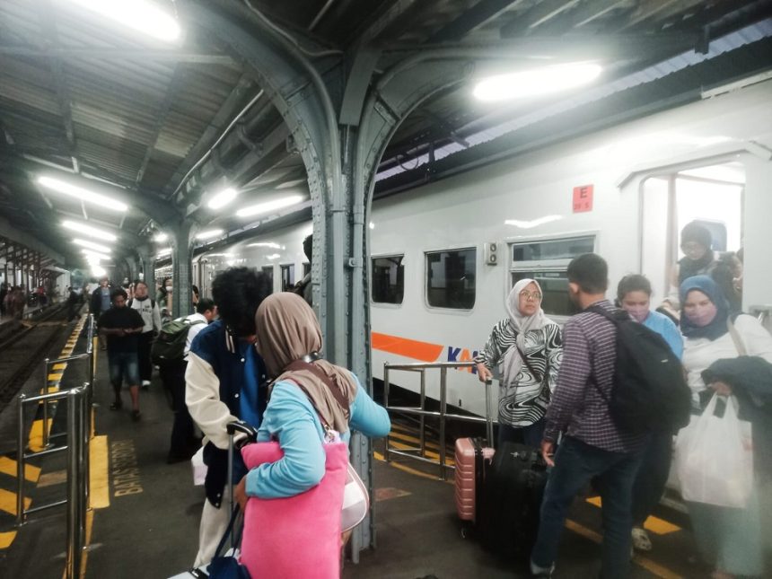 Tahun 2025, Penumpang KA Pandanwangi Tembus 1,15 Juta, Jadi Andalan Mobilitas dan Wisata Tapal Kuda