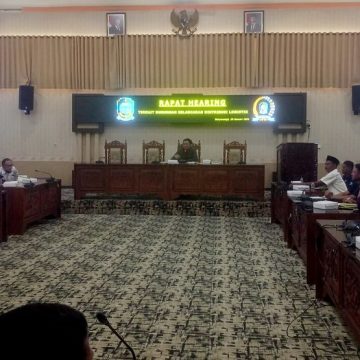 Gelar Hearing Bersama DPRD, Sopir Logistik Minta Rute Ketapang-Lembar Dibuka Kembali. Ini Alasannya