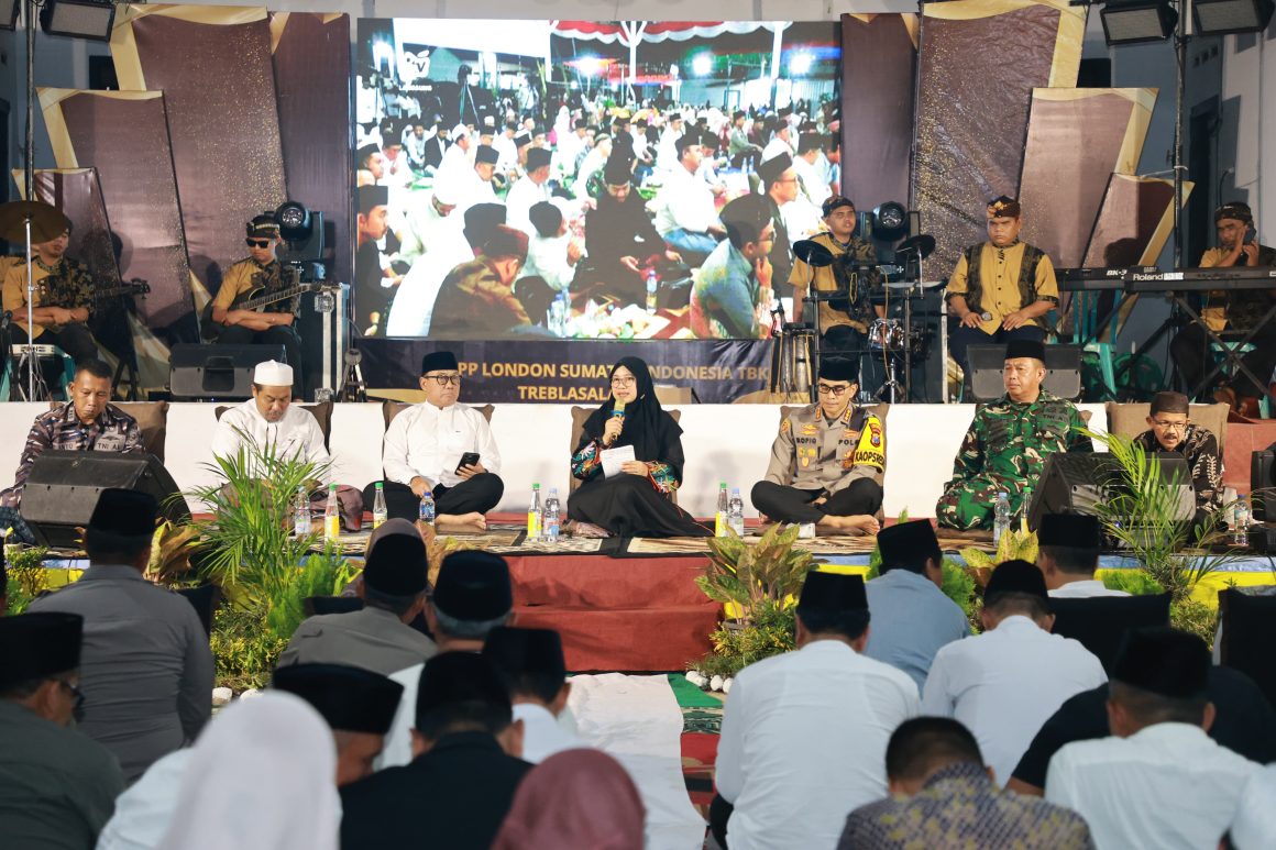 Tandang Bareng Cari Solusi Bersama, Bupati Ipuk dan Kapolresta Banyuwangi Cangkruan Bareng Warga