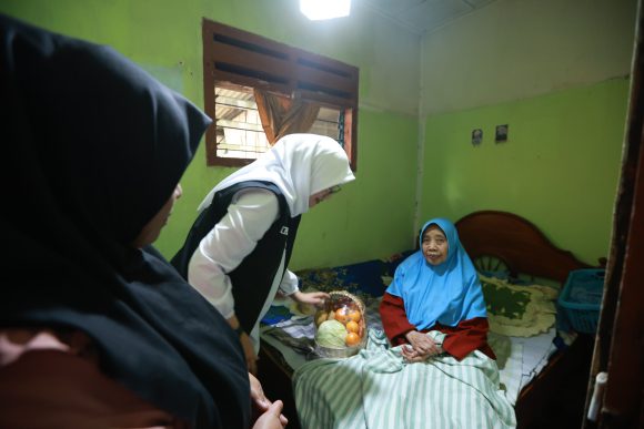 Bupati Ipuk Dorong Peningkatan Layanan Homecare, Jemput Bola Pastikan Lansia Sakit Mendapat Perawatan