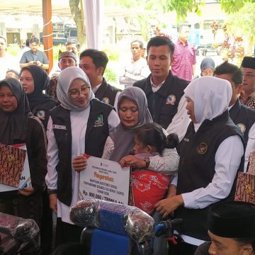 Pemprov Jatim Salurkan Berbagai Bansos dan Tali Asih untuk Warga Banyuwangi