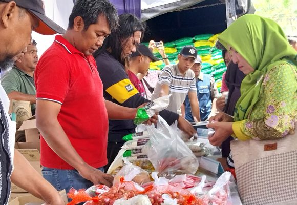 1000727955 Pemprov Jatim Gelar Pasar Murah di Banyuwangi