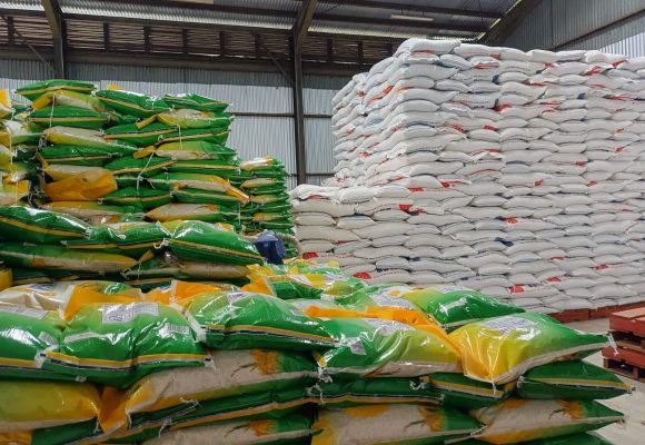 Stok Beras 97 Ribu Ton, Bulog : Cukup Penuhi Kebutuhan Masyarakat Banyuwangi dan Daerah Timur