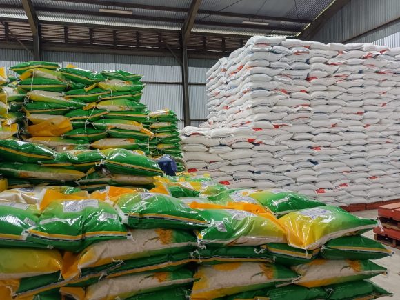 Stok Beras 97 Ribu Ton, Bulog : Cukup Penuhi Kebutuhan Masyarakat Banyuwangi dan Daerah Timur