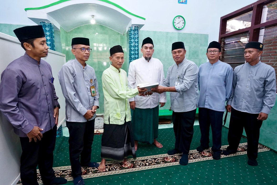 ASN Banyuwangi Khataman dan Wakafkan Ribuan Al-Qur’an