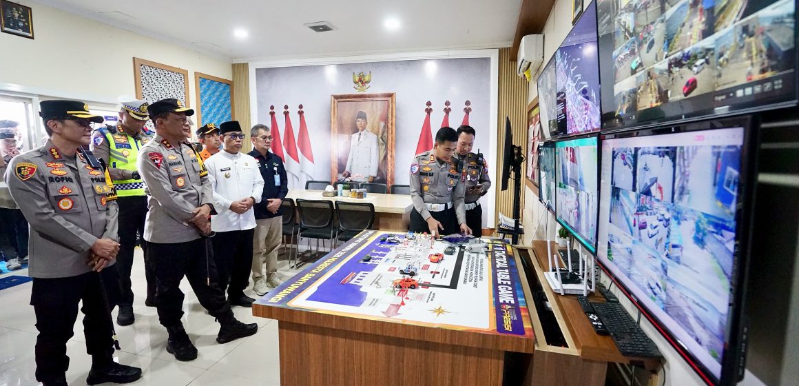 1000758182 Jelang Penutupan Nyepi di Bali, Kapolda Jatim Pantau Arus Mudik di Pelabuhan Ketapang