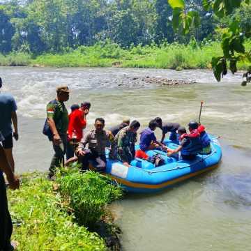 Terseret Arus Sungai Pengondangan Glenmore, Tim SAR Gabungan Temukan Korban yang Masih Berusia 7 tahun Sejauh 5,5 KM