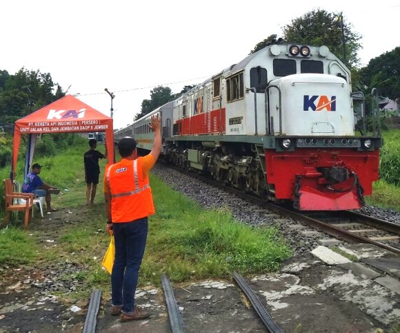 KAI Daop 9 Jember Pertebal Penjagaan di 54 Titik Perlintasan dan Tambah 19 Penilik Jalan Ekstra