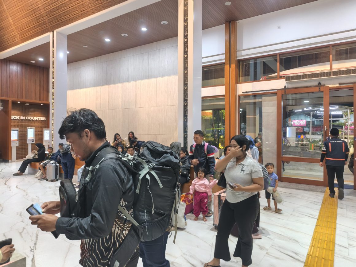 IMG-20260323-WA0003 H+1 Lebaran 2026, Arus Balik Dari Daop 9 Jember Sudah Mencapai Puluhan Ribu Penumpang