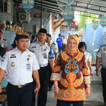 Tinjau Langsung Lapas Banyuwangi, Kemenimipas Jamin Layanan Kunjungan Lebaran Nyaman dan Aman bagi Keluarga Warga Binaan