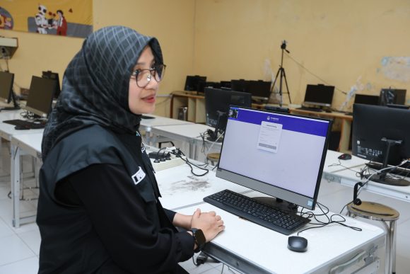 1000783049 Jelang Pelaksanaan TKA, Bupati Ipuk Cek Persiapan Perangkat dan Jaringan