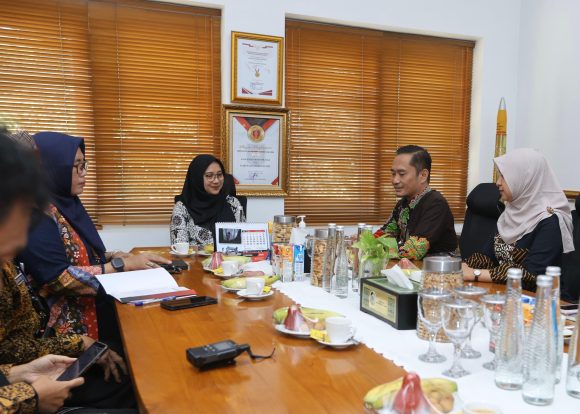 1000800280 Kembangkan Usaha, OJK Fasilitasi 5635 Nelayan Banyuwangi Dapatkan Akses Pembiayaan