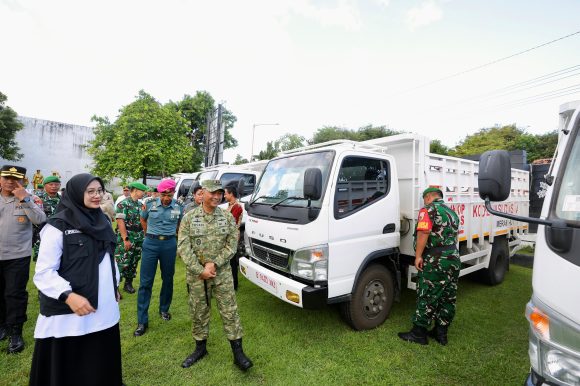 Bantuan Armada Truk untuk Koperasi Merah Putih Tiba di Banyuwangi