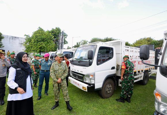 Bantuan Armada Truk untuk Koperasi Merah Putih Tiba di Banyuwangi