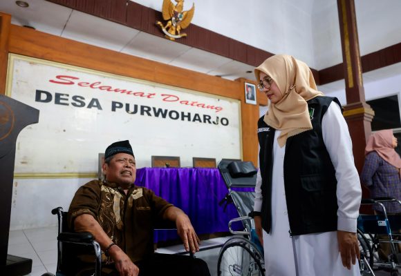 Bupati Ipuk Kembali Gelar Bunga Desa, Fokus Layanan Sosial hingga Kesehatan Warga