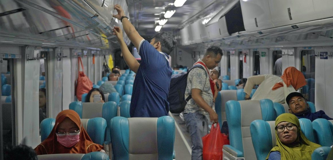Pasca Kejadian di Stasiun Bumiayu, Keberangkatan KA Wilayah Daop 9 Dipastikan Tepat Waktu