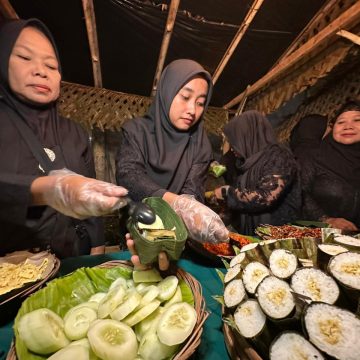 Sego Lemeng dan Kopi Uthek Meriahkan ‘Janda Reni’ Banyuwangi, Ini Filosofinya!