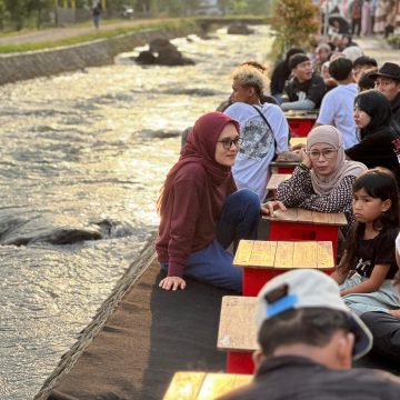 Syahdunya Menikmati Senja Sambil Ngopi di Pinggir Kali Sumbergondo Banyuwangi