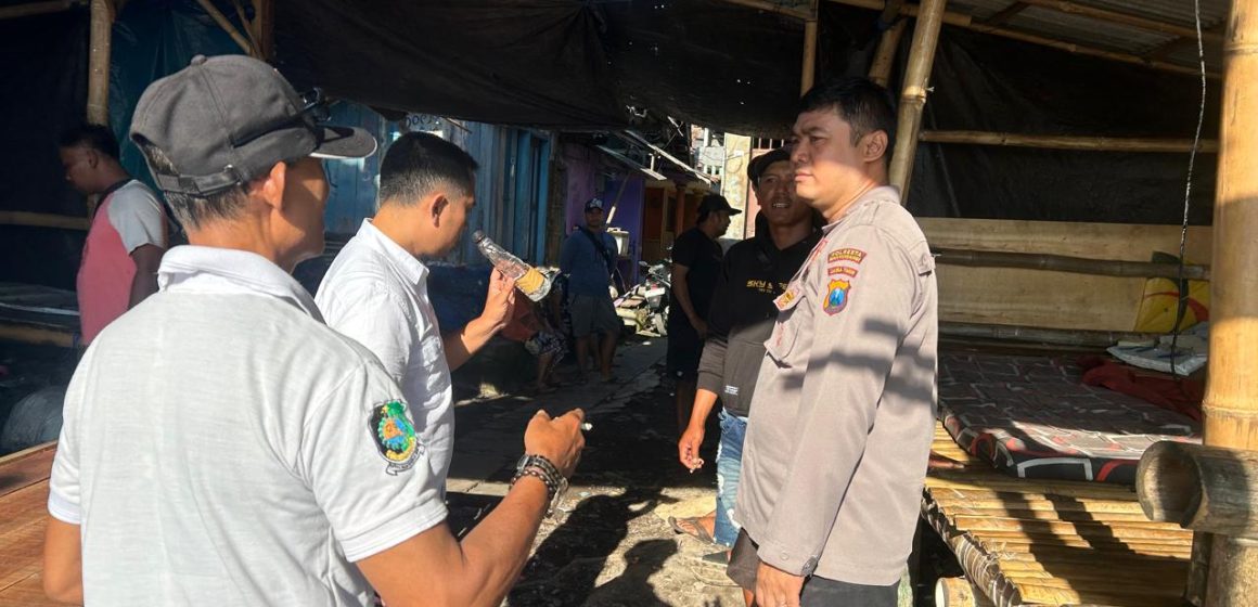 Usai Pesta Miras, Nelayan Muda Ditemukan Meninggal di Tepi Pantai Muncar