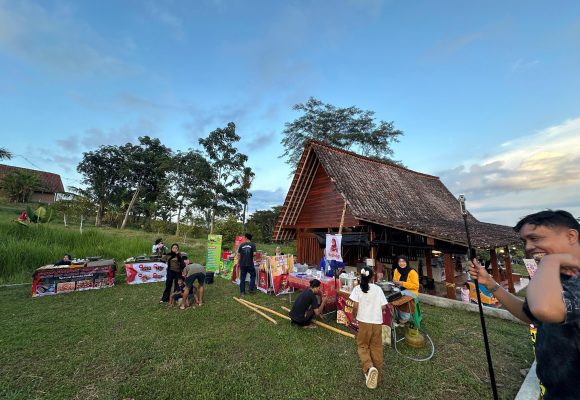 Menikmati Serunya Senja di Agro Wisata Taman Suruh