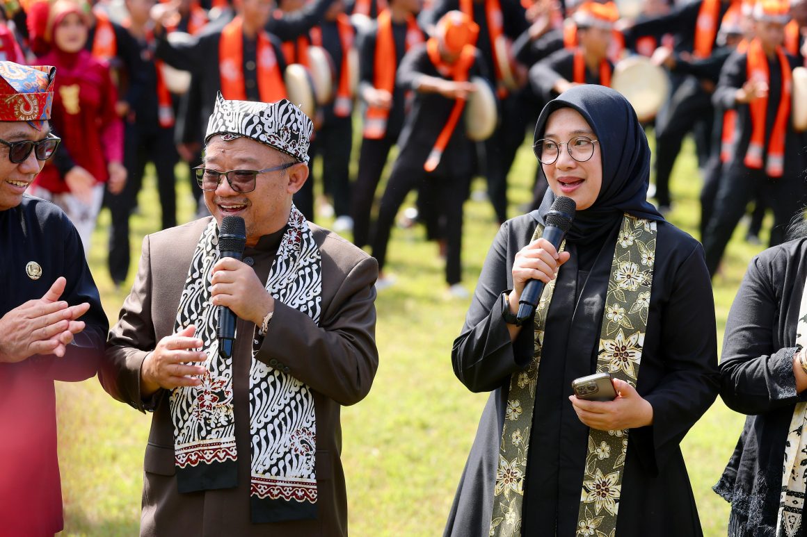 IPM Terus Naik, Mendikdasmen Pilih Peringati Hardiknas di Banyuwangi 