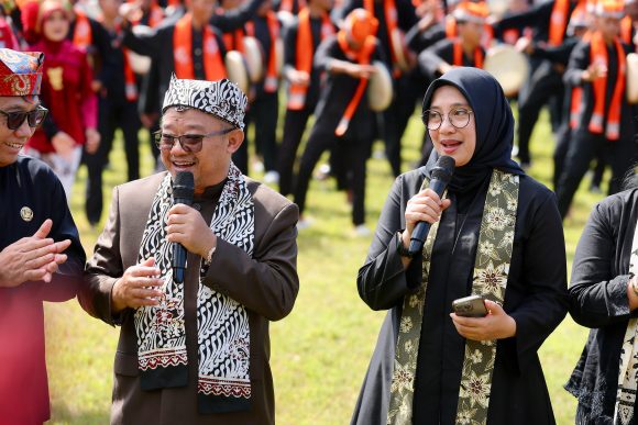 IPM Terus Naik, Mendikdasmen Pilih Peringati Hardiknas di Banyuwangi 