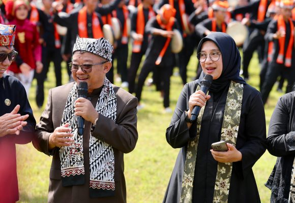IPM Terus Naik, Mendikdasmen Pilih Peringati Hardiknas di Banyuwangi 
