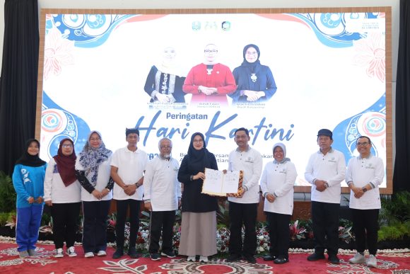 Di Banyuwangi, Pemprov Jatim Deklarasikan Gerakan Bersama Penurunan Kematian Ibu dan Anak 