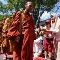 Disambut Masyarakat dan Komponen Lintas Agama, Biksu Thudong Tiba di Banyuwangi