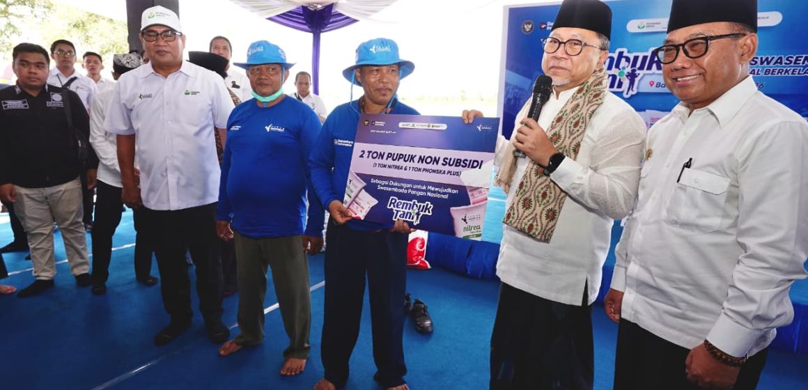 Rembuk Tani di Banyuwangi, Menko Zulhas: Distribusi Pupuk dan Harga Gabah Terjaga