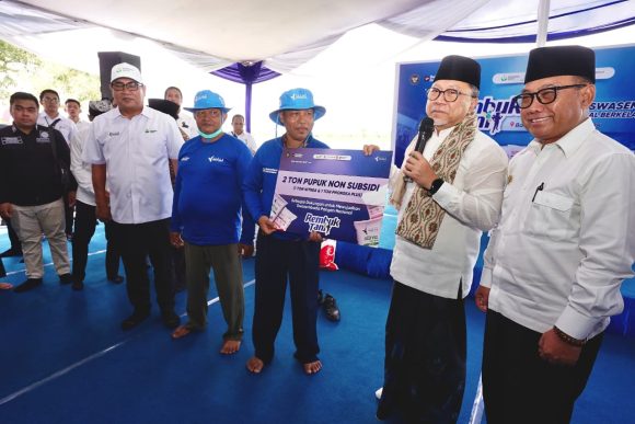 Rembuk Tani di Banyuwangi, Menko Zulhas: Distribusi Pupuk dan Harga Gabah Terjaga
