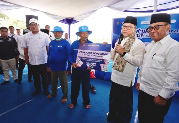 Rembuk Tani di Banyuwangi, Menko Zulhas: Distribusi Pupuk dan Harga Gabah Terjaga