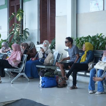 IMG-20260504-WA0004 Volume Penumpang Meningkat 48 Persen Saat Long Weekend, KAI Daop 9 Jember Pastikan Operasional Aman Terkendali