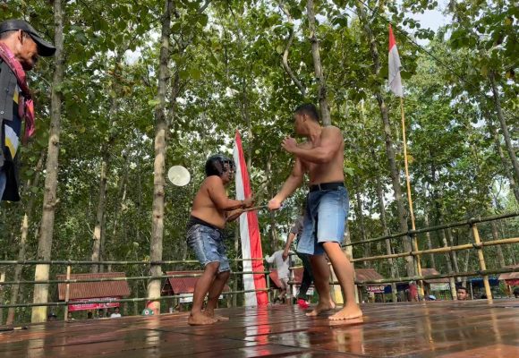 IMG-20260515-WA0014 Lestarikan Budaya, Warga Purwoharjo Banyuwangi Gelar Tradisi Kesenian Tiban