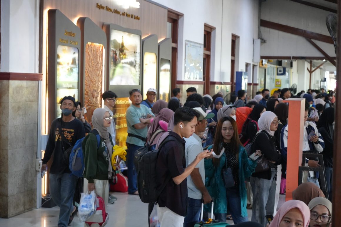 IMG-20260518-WA0010 112 Ribu Lebih Penumpang Gunakan KA di Wilayah Daop 9 Jember Selama Libur Panjang