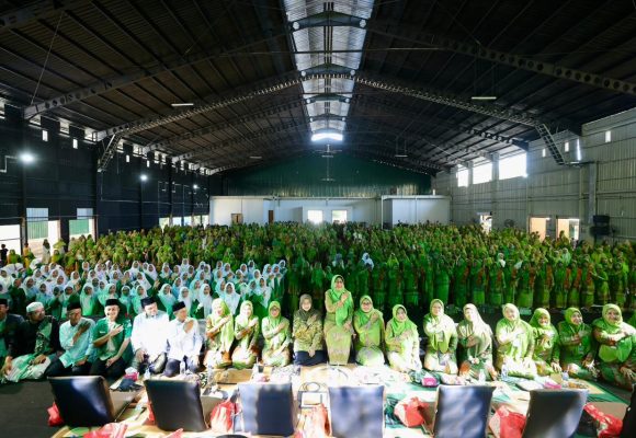 foto harlah 6 Hadiri Harlah Muslimat Banyuwangi, Bupati Ipuk Ajak Gotong Royong Bangun Daerah