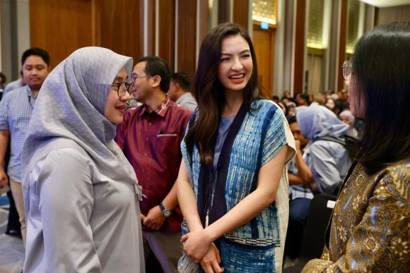 Bareng Raline Shah di SATU Indonesia Awards di Banyuwangi, Bupati Ipuk Dorong Anak Muda Jadi Agen Perubahan
