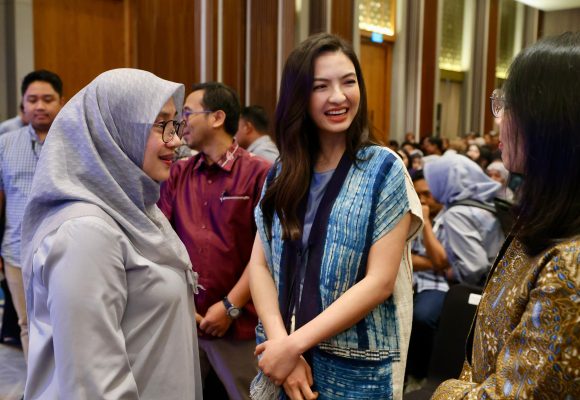 Bareng Raline Shah di SATU Indonesia Awards di Banyuwangi, Bupati Ipuk Dorong Anak Muda Jadi Agen Perubahan