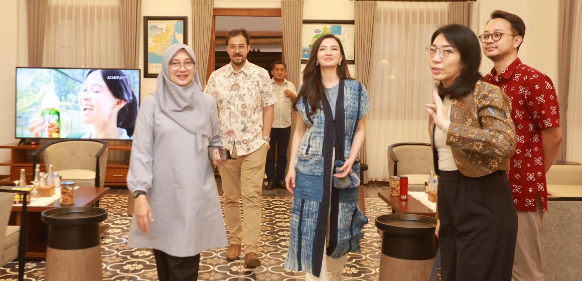 1000894307 Terpesona dengan Keelokan Alamnya, Raline Shah Ajak Keluarga Jelajahi Banyuwangi