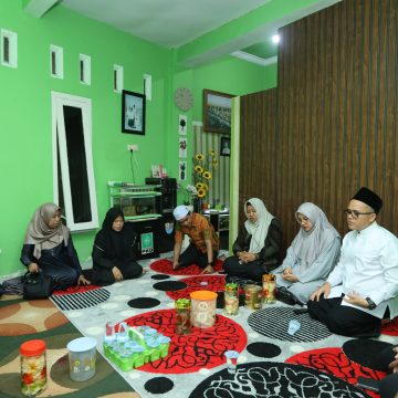 Takziah ke Mendiang Khusnan Abadi, Bupati Ipuk: Figur Politisi Pejuang