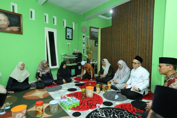 1000895232 Takziah ke Mendiang Khusnan Abadi, Bupati Ipuk: Figur Politisi Pejuang
