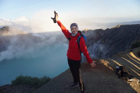 1000895269 Nikmati Sunrise di Kawah Ijen, Raline Shah: Banyuwangi Punya Pesona Kelas Dunia