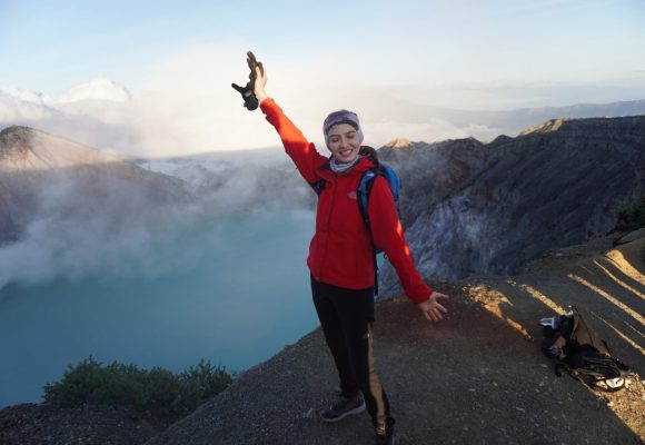 1000895269 Nikmati Sunrise di Kawah Ijen, Raline Shah: Banyuwangi Punya Pesona Kelas Dunia