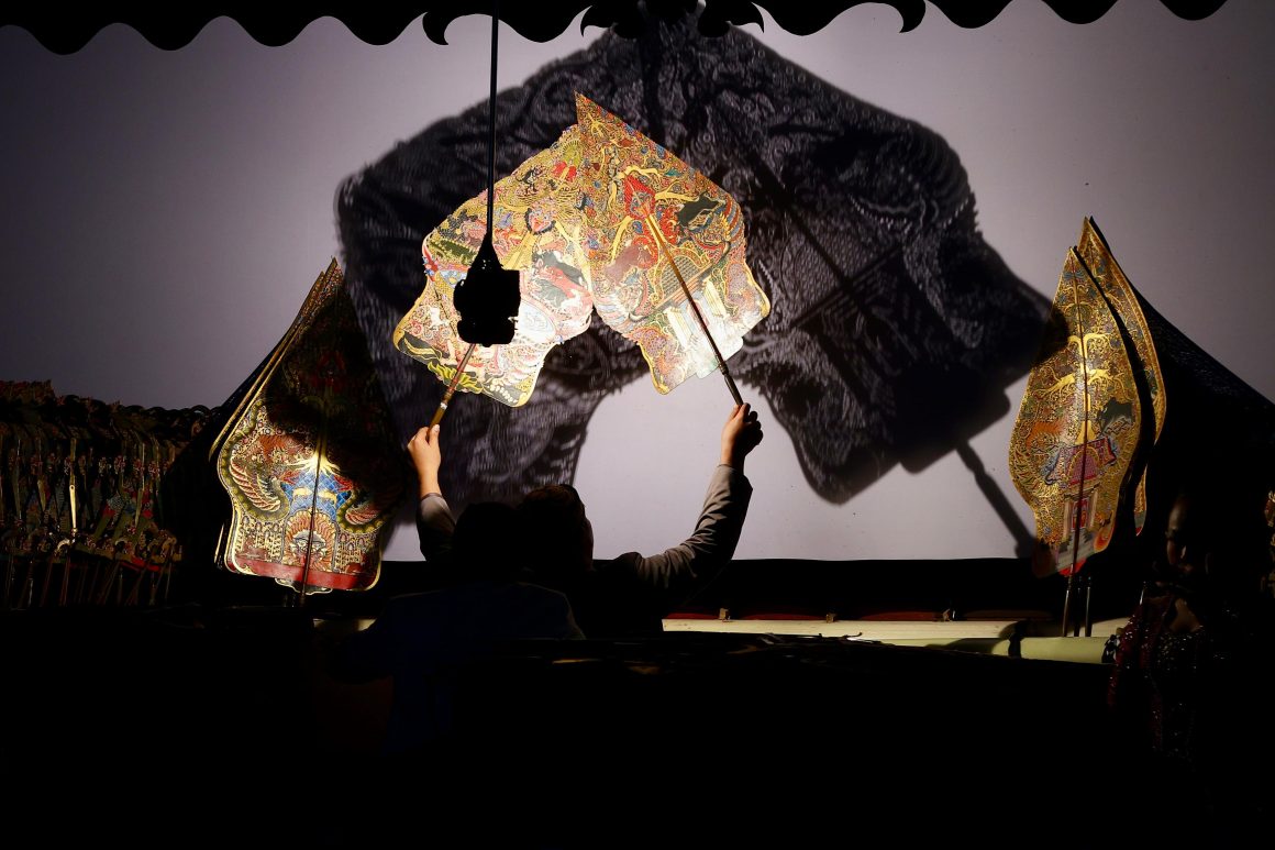 1000895915 Dihadiri Kapolda Jatim, Pagelaran Wayang Kulit Warnai Hari Bhayangkara ke-80 di Banyuwangi