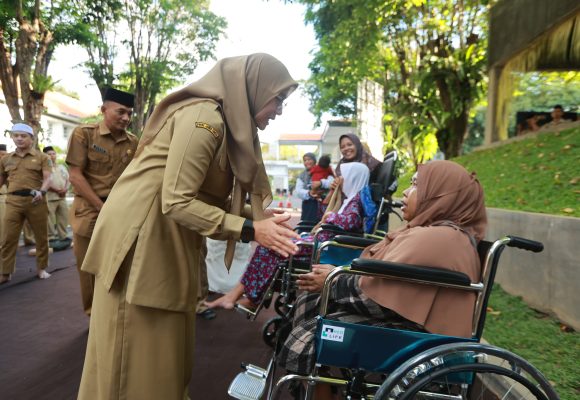 1000898201 Peringatan 1 Muharram 1448 Hijriah, Bupati Ipuk Ajak ASN Banyuwangi Tebar Kepedulian Pada Sesama