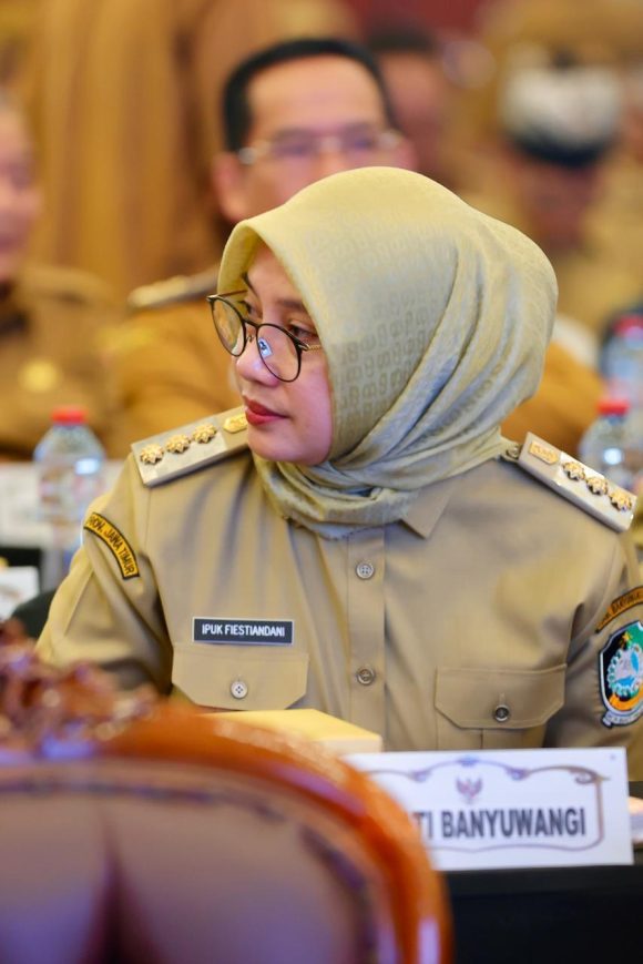 1000901743 Bupati Ipuk Ingatkan Tak Ada Pungutan Siswa Baru Selama PPDB