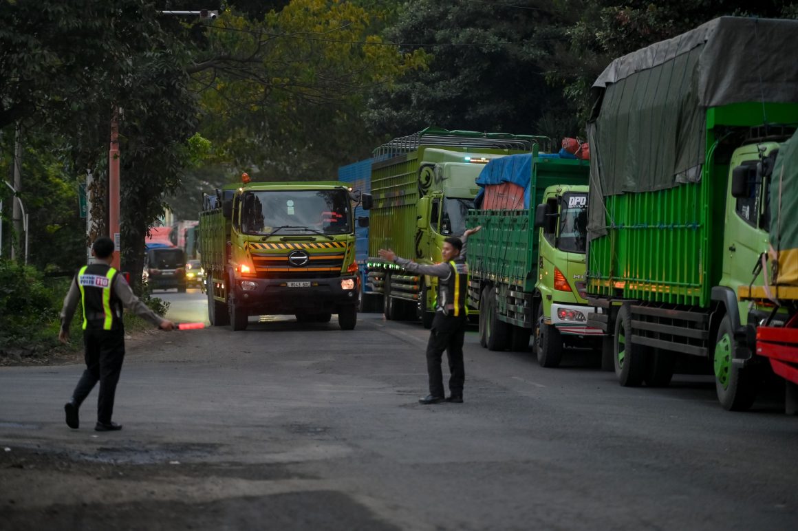 Atasi Kemacetan Pelabuhan Ketapang, Bupati Ipuk Ajukan Pelebaran Jalan hingga Peningkatan Kapasitas Dermaga
