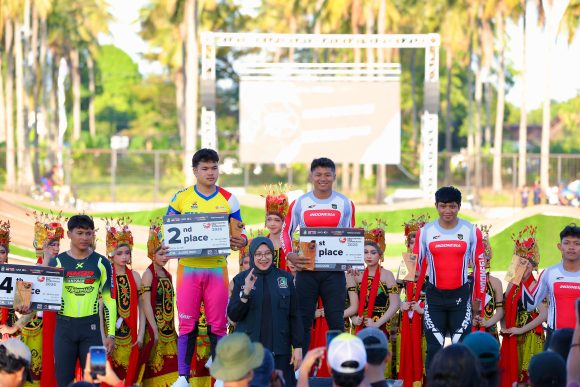 Taklukkan Juara Asia, Timnas Indonesia Kawinkan Gelar Juara Banyuwangi BMX Supercross 2026
