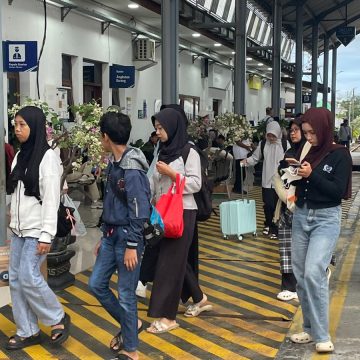 Mobilitas Pelanggan Kereta Api di Daop 9 Jember Tetap Tinggi pada Hari Terakhir Libur Panjang