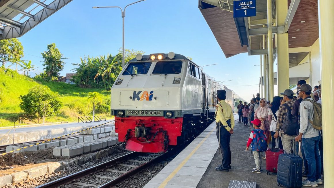 IMG-20260602-WA0005 KA Sangkuriang Catat 64.248 Penumpang dalam Satu Bulan Pertama Operasional